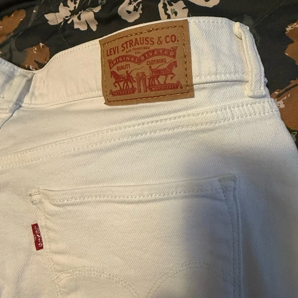 4 pockets - Picture 1 of 4